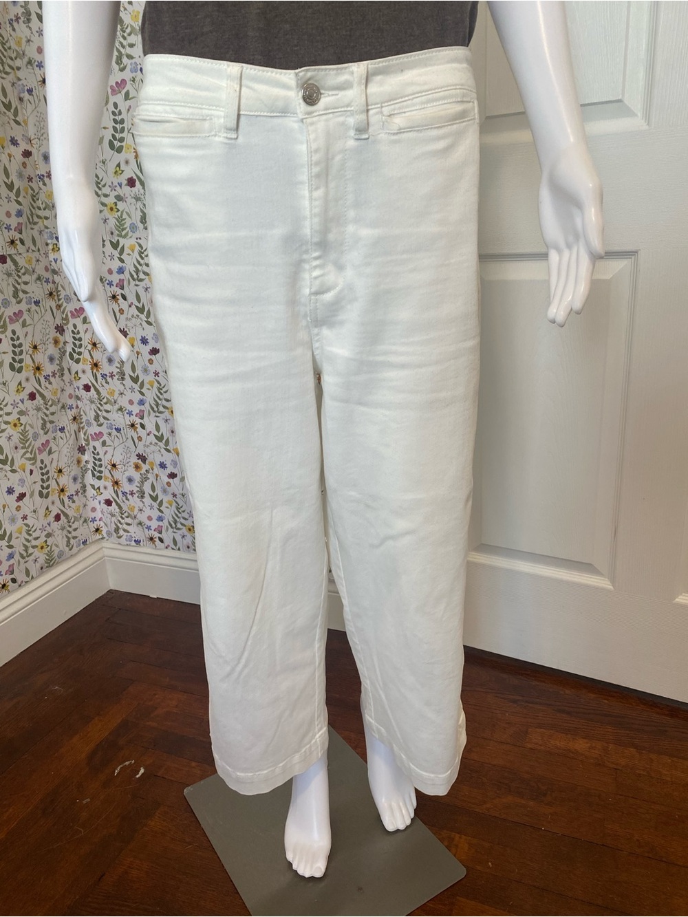 Oat New York WMN’s Cropped White Straight-Leg Jeans Size 10
